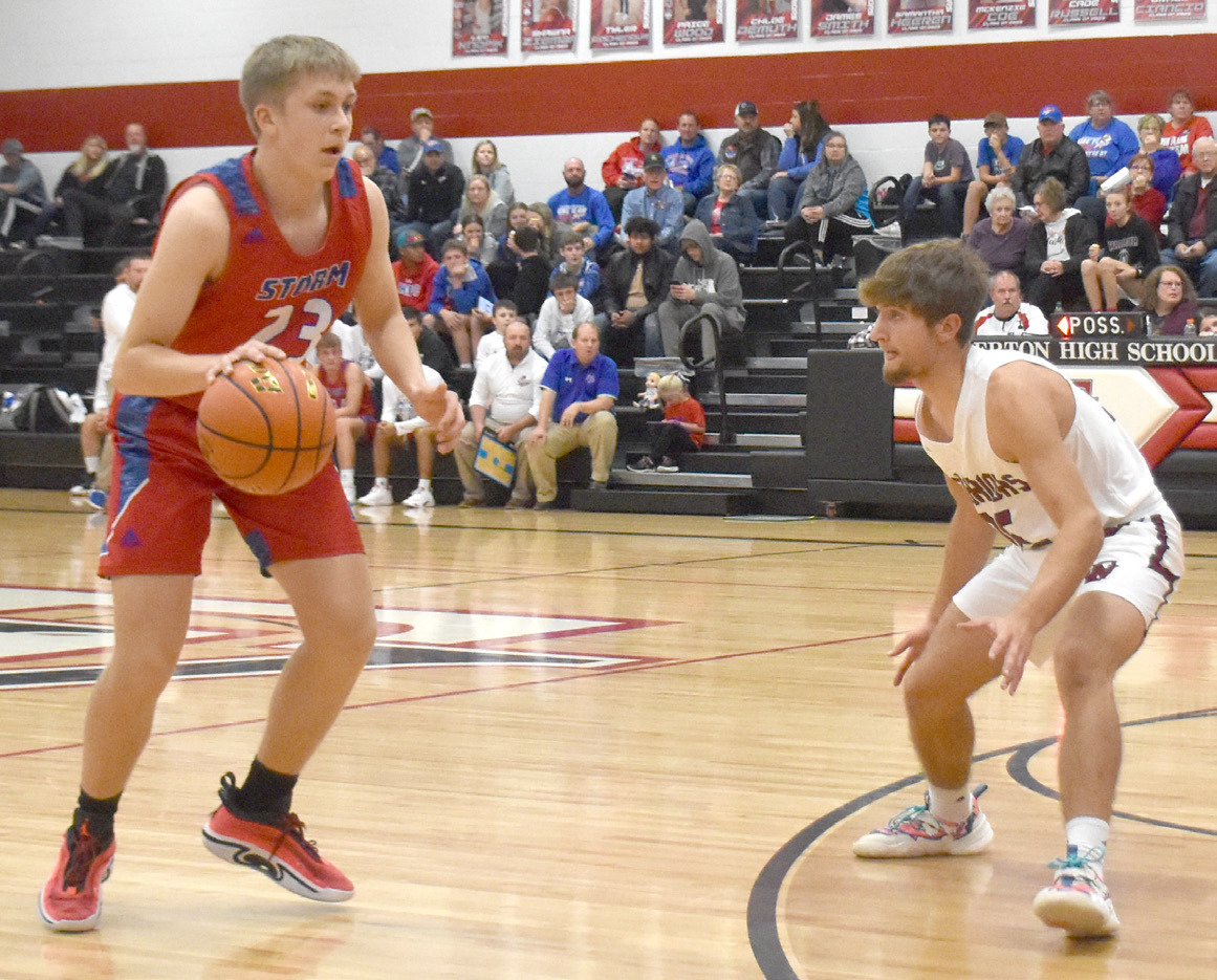 Brodey Spurling looks for the open man on Saturday against Fullerton. PCN photo by Beth Sparrow