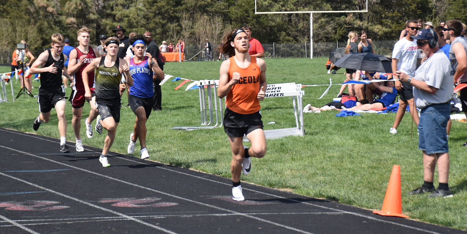 Alexx Winkelman will run in the 100- and 400-meter dashes at state.