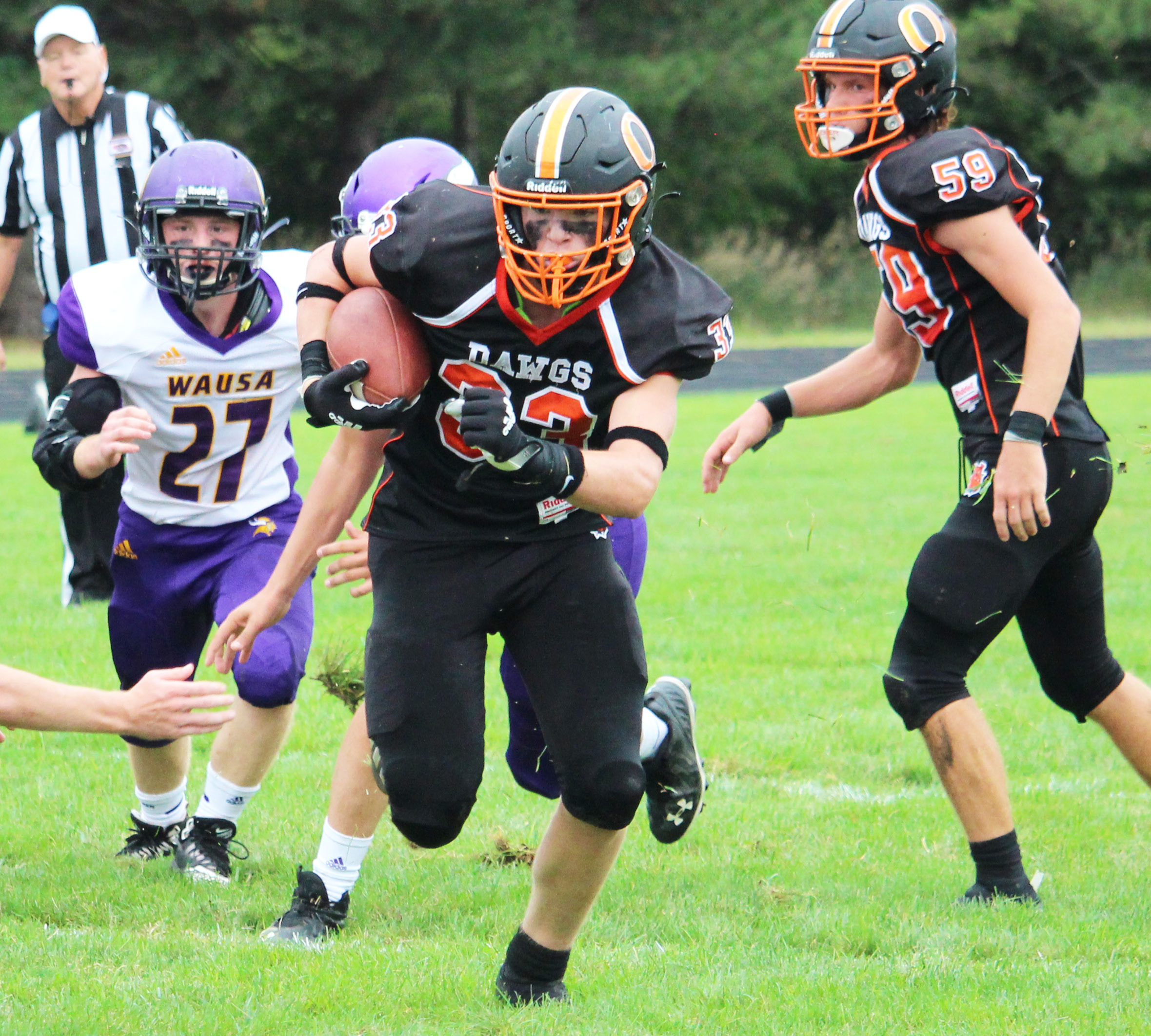 Kale Gustafson rushed for 120 yards and three touchdowns in a 52-50 win over Wausa last season for the Bulldogs. Polk County News File Photo