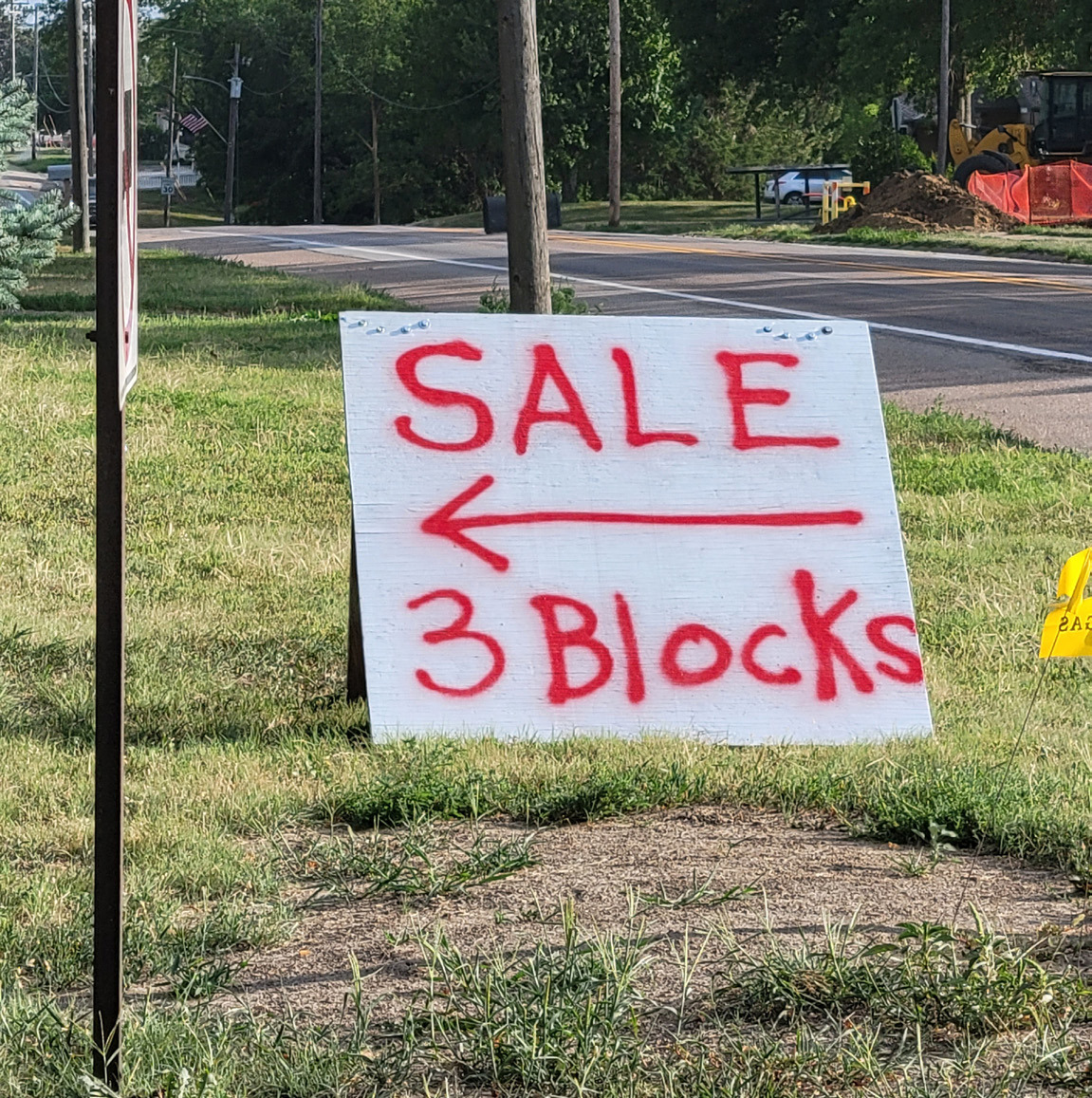 Bargains on 92 returned to Polk County this year with several sales in three of the four communities. Stromsburg had yard sales, baked goods and food trucks. Osceola had antiques and yard sales. Shelby also participated with sales. Signs popped up all over the county like this one. PCN photo by Beth Sparrow.