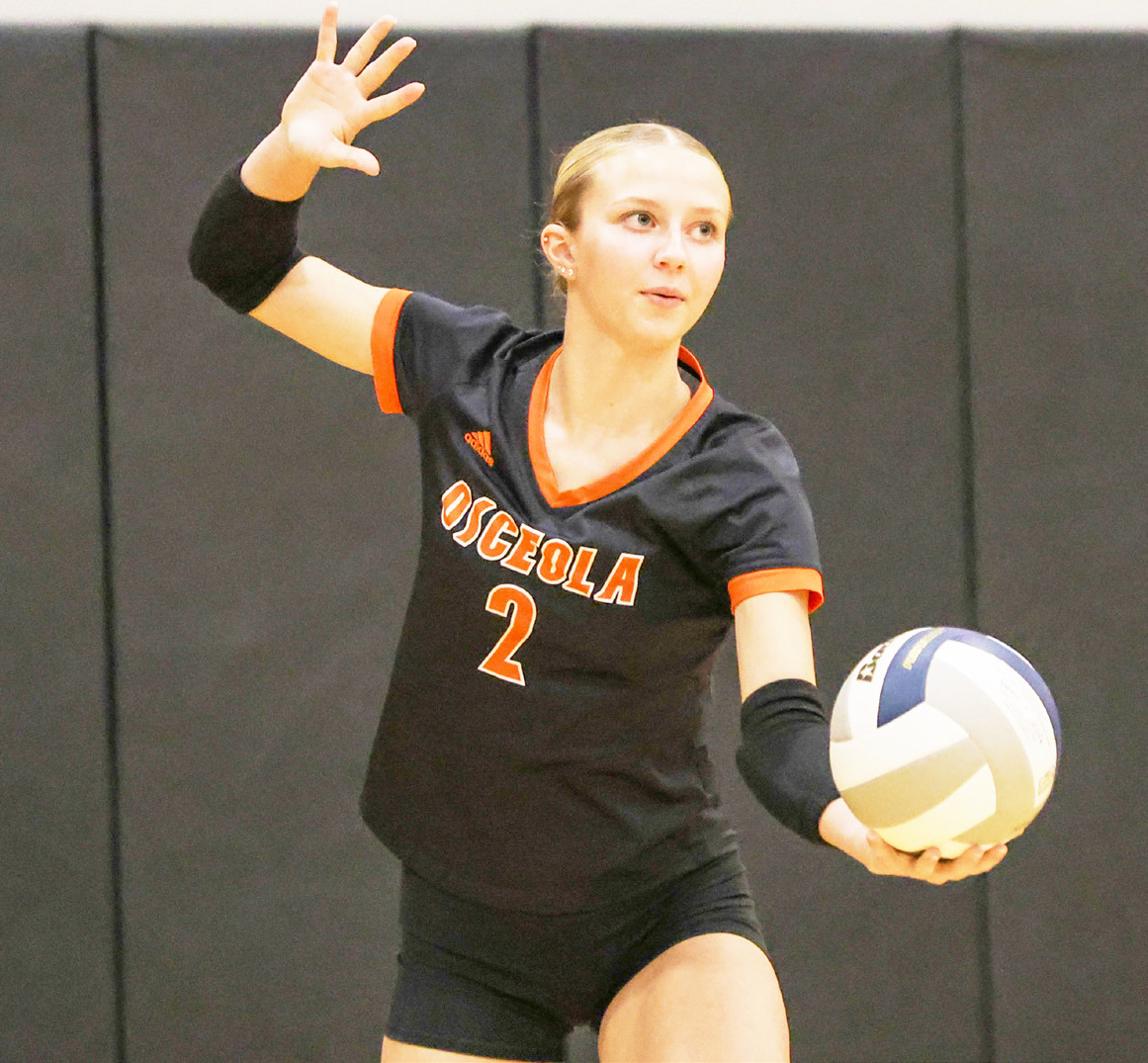 Top-Halee Peterson served up two aces in win over Nebraska Lutheran. PCN photo by Blaine Winslow. 