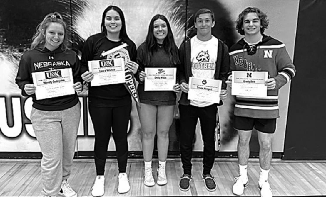 Students Receive Scholars’ Scholarship