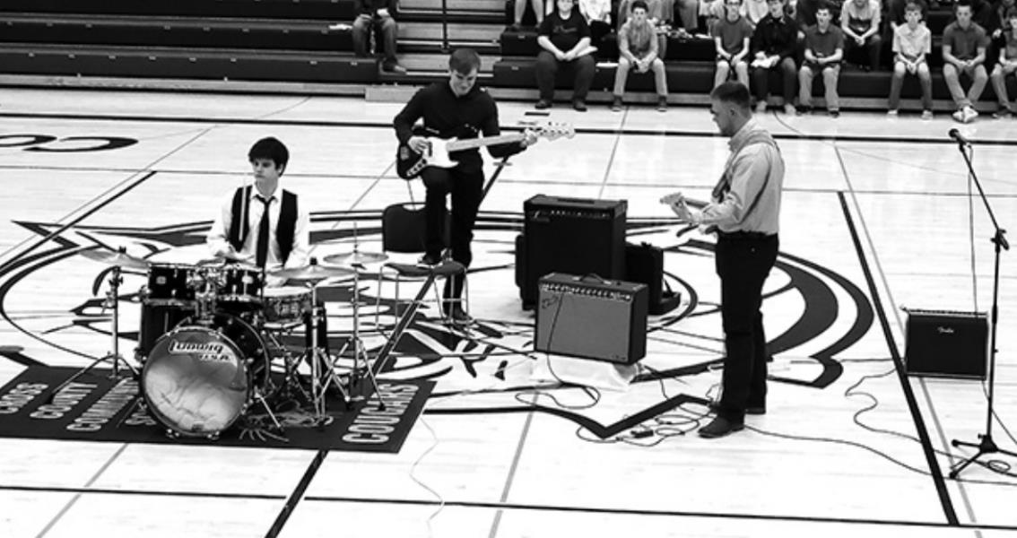 Seniors Rock the House...or Gym