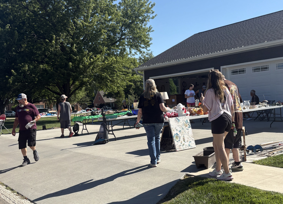 Above: Over 30 garage sales brought people to Stromsburg to find bargains. There was also food trucks, a shred truck and Goodwill semi trailer. PCN photo by Beth Sparrow.