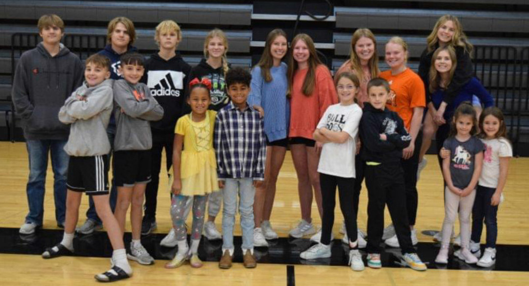 Above: The Osceola Public School system has 9 (NINE!) sets of twins. Pictured are High School Twins (back row): Dylan and Ashton Merry, Max and Maggie Fritton, Charisa and Savanna Boden, Melinn and Janna Roberts, and Blaire and Myah Sanley. Elementary Twins (front row): Houston and Nixon Hinkle, Gianna and Jericho Battle, Sarah and Brantley Carnes, and Eliza and Evelynn Leeling. Can you tell which are identical and which fraternal? Photo provided by Osceola School.