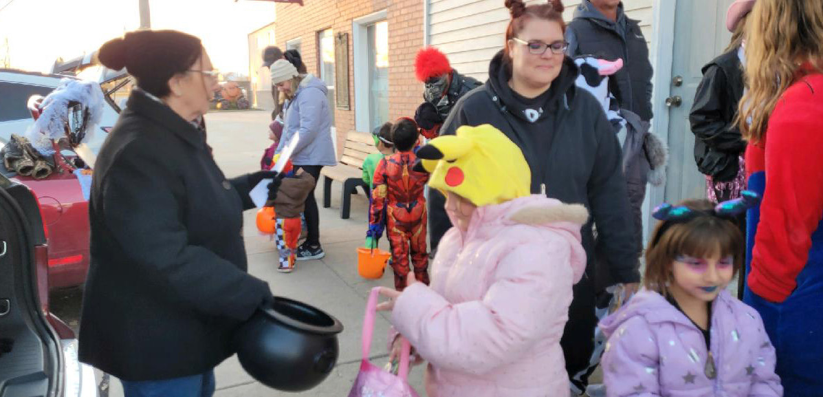 The Gresham Community Club sponsored a Trunk or Treat on Halloween. They had 12 trunks and businesses participate and about 48 kids enjoyed the event. Photos provided by Cindy Avery.