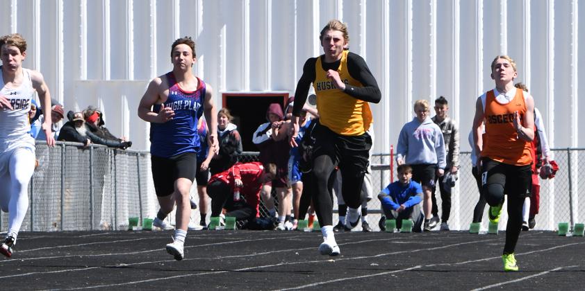 Dalton Pokorney (SRC) beats Aaron Brown (HPC) to the finish in the 100. PCN photos by Rick Holtz