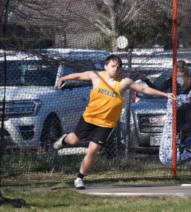 Gavin Ohnemus (SRC) throws the discus for 8th place. PCN photo by Cienna Friesen. 