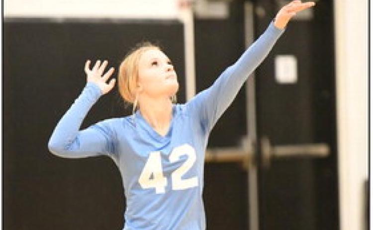 Libero Bailey Turpitt serves on Thursday. PCN photo by Rick Holtz.