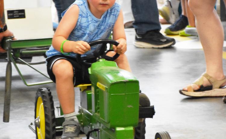 The tractor pull at Swedish Fesitval had 92 participants, including Dax Bjerrum (pictured above).