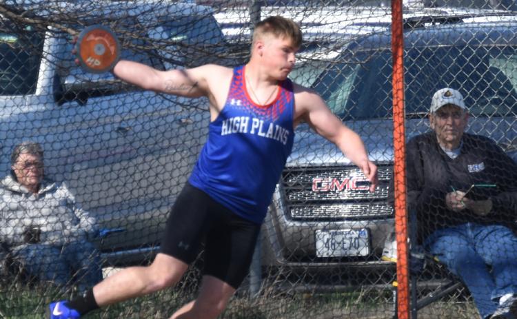 Wyatt Urkoski (HPC) throws the discus at the HPC invite. PCN photo by Cienna Friesen.