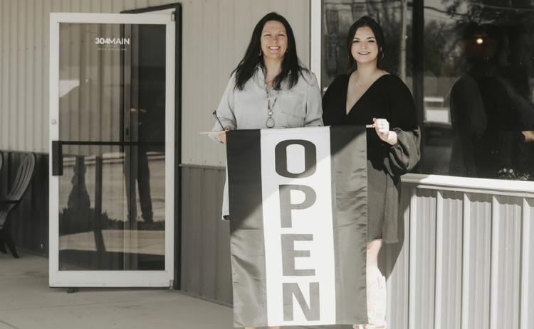 304 Main Suites held their grand opening on Saturday. In addition to a clothing boutique, there is an anesthetician and tanning coming soon. Photo provided.