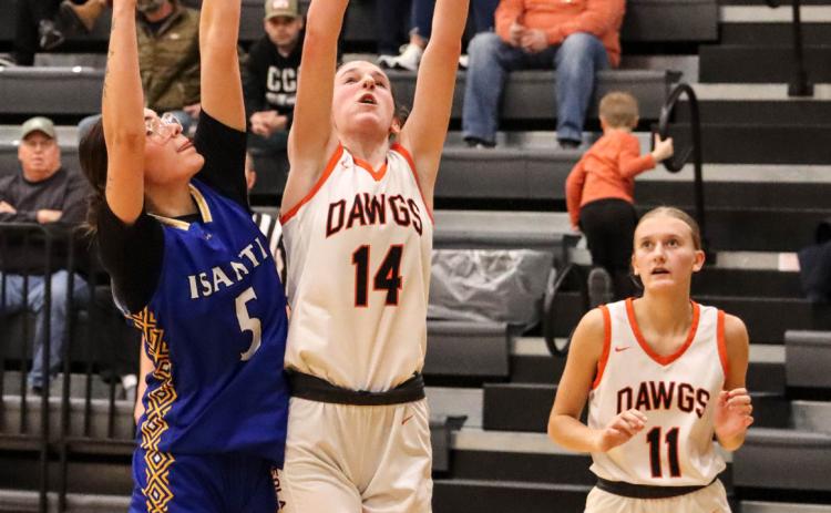Kimbree Page goes for a basket while her sister Layla Page watches. PCN photo by Blaine Winslow.