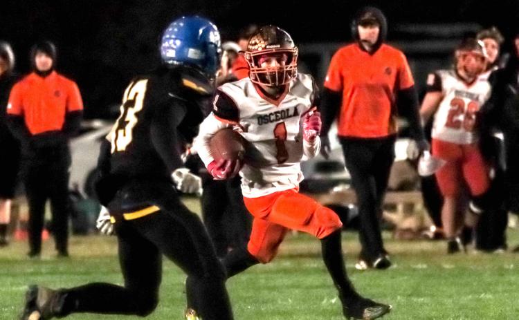 Brayden Santos runs the ball. PCN photo by Blaine Winslow.