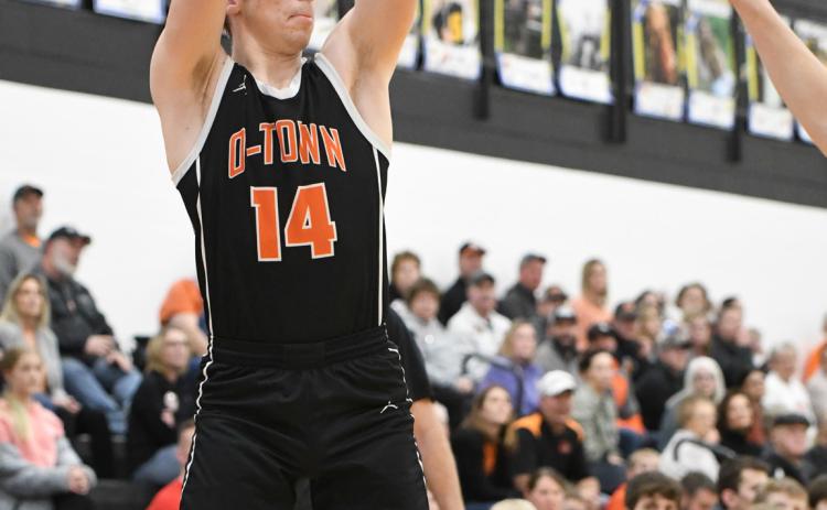 Caleb Peterson scored four points for Osceola on Friday against Shelby-Rising City. PCN photo by Rick Holtz