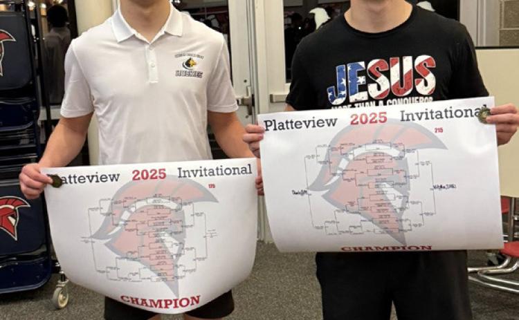 Jett Vrbka (left) at 175 and Coy Vrbka (right) at 215 won gold at the Platteview Invite. Photo was provided.