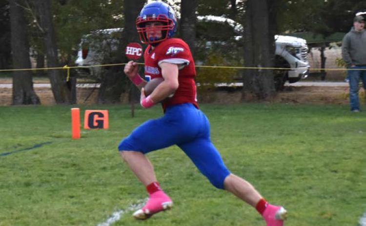 Haden Helgoth runs for the touchdown. PCN photo by Beth Sparrow.